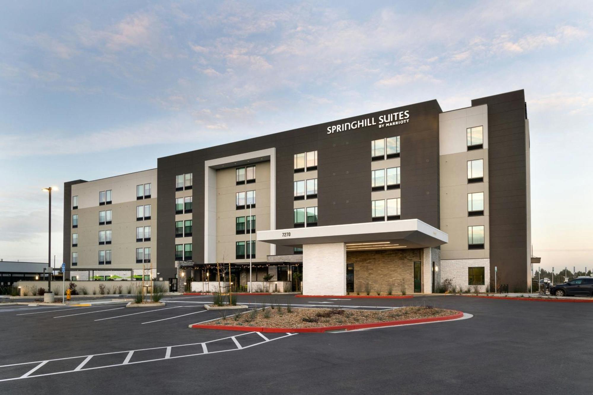 Springhill Suites By Marriott Pleasanton Exterior photo